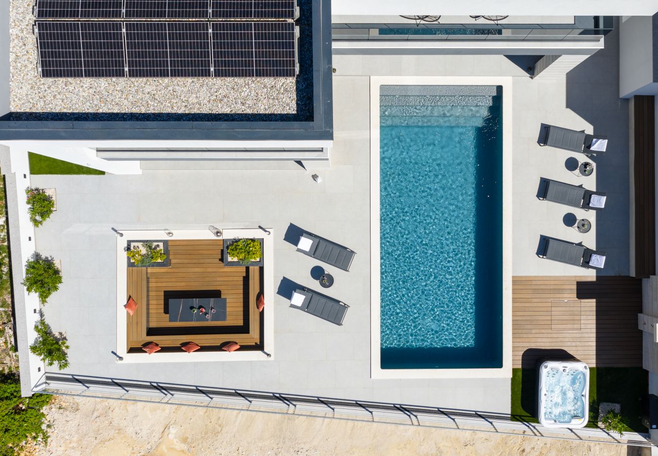 Villa in Rovanjska - Lux Villa Serene with heated pool