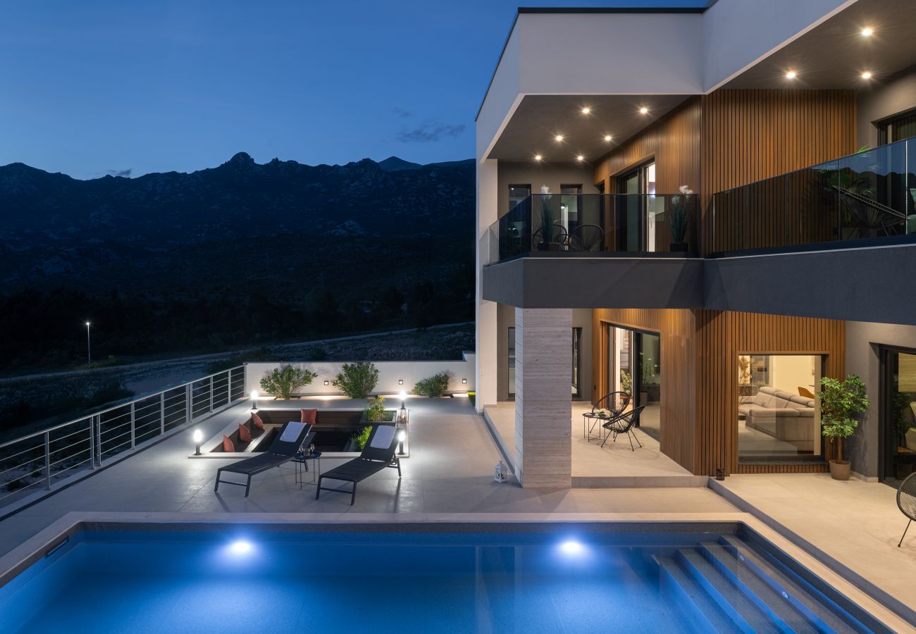 Villa in Rovanjska - Lux Villa Serene with heated pool