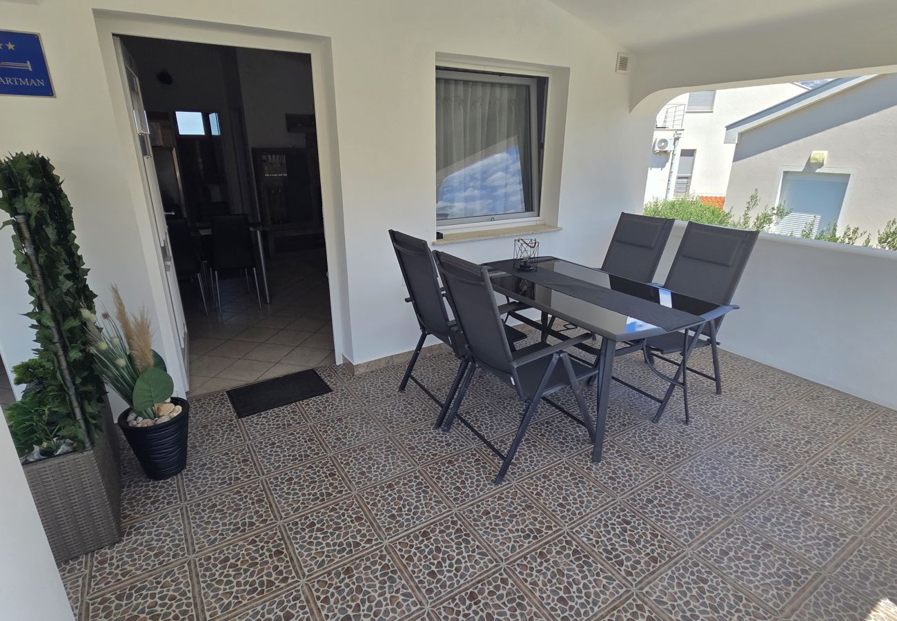 Apartment in Ražanac - Apartment Sany 1 with jacuzzi