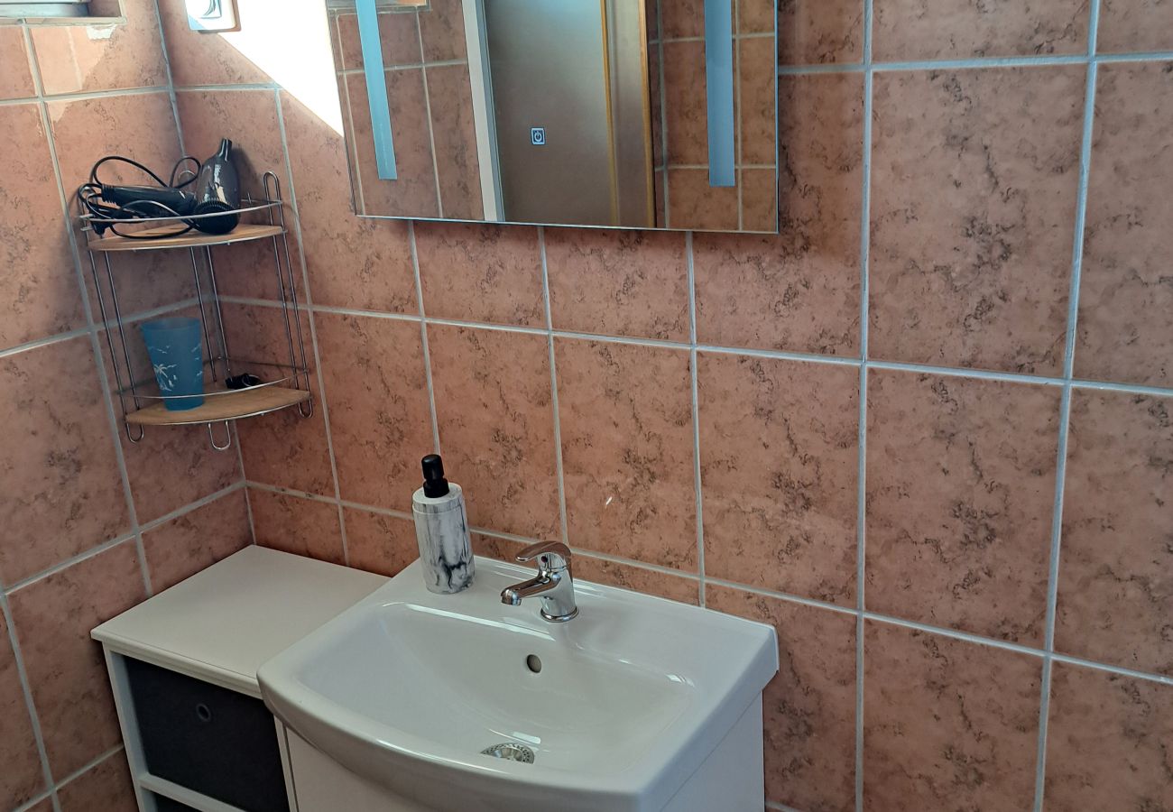 Apartment in Ražanac - Apartment Sany 1 with jacuzzi
