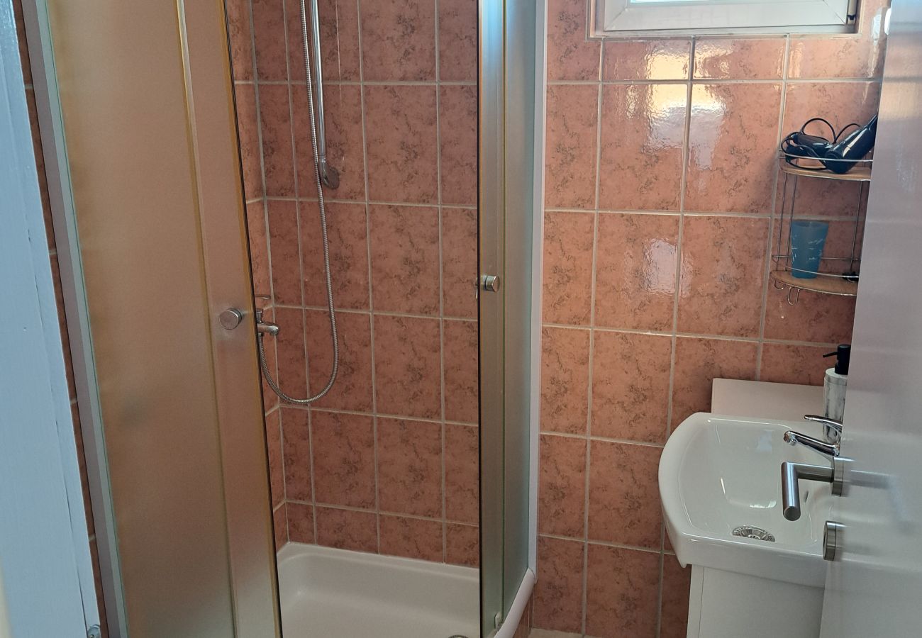 Apartment in Ražanac - Apartment Sany 1 with jacuzzi