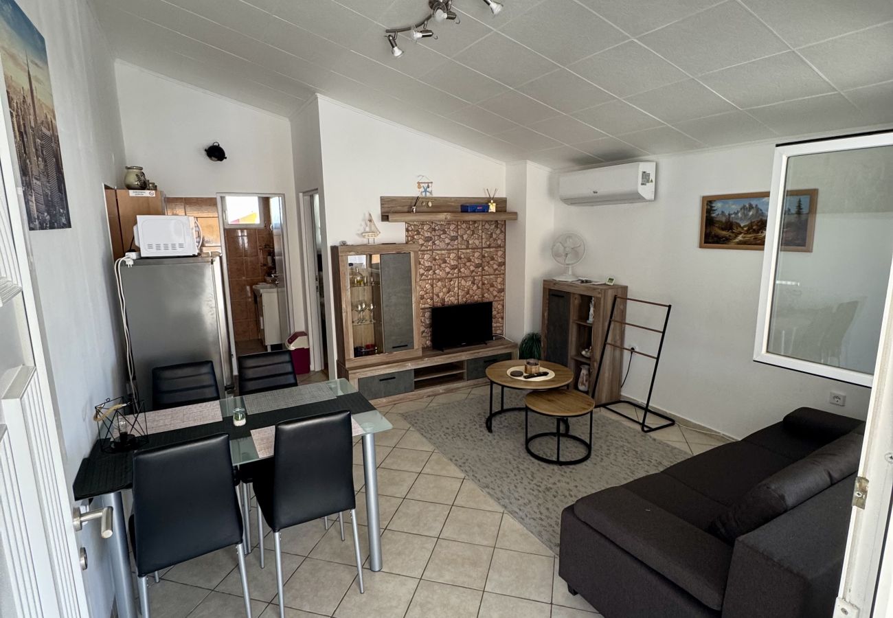 Apartment in Ražanac - Apartment Didovi Dvori 1 with jacuzzi