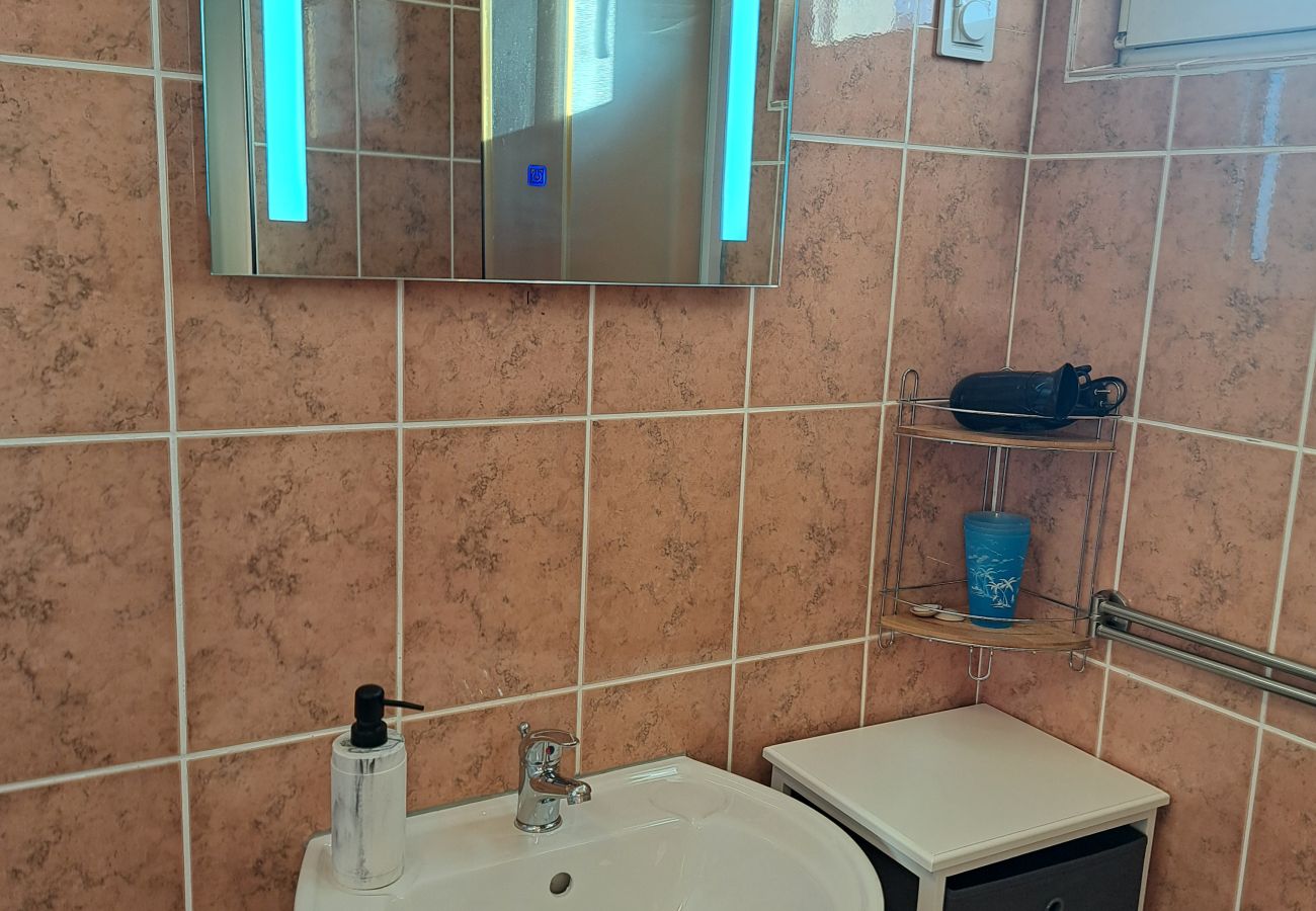 Apartment in Ražanac - Apartment Sany 2 with jacuzzi