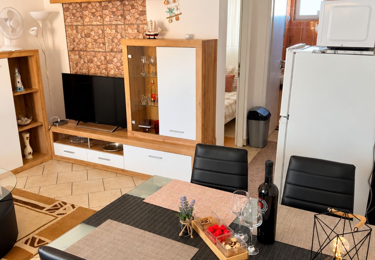 Apartment in Ražanac - Apartment Didovi Dvori 2 with jacuzzi