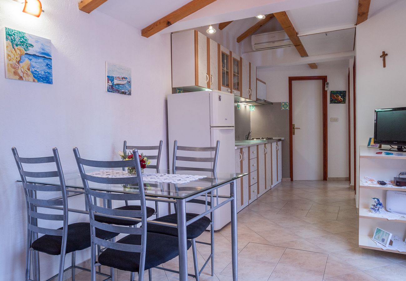 Apartment in Bibinje - Oldtown apartment Apola 2