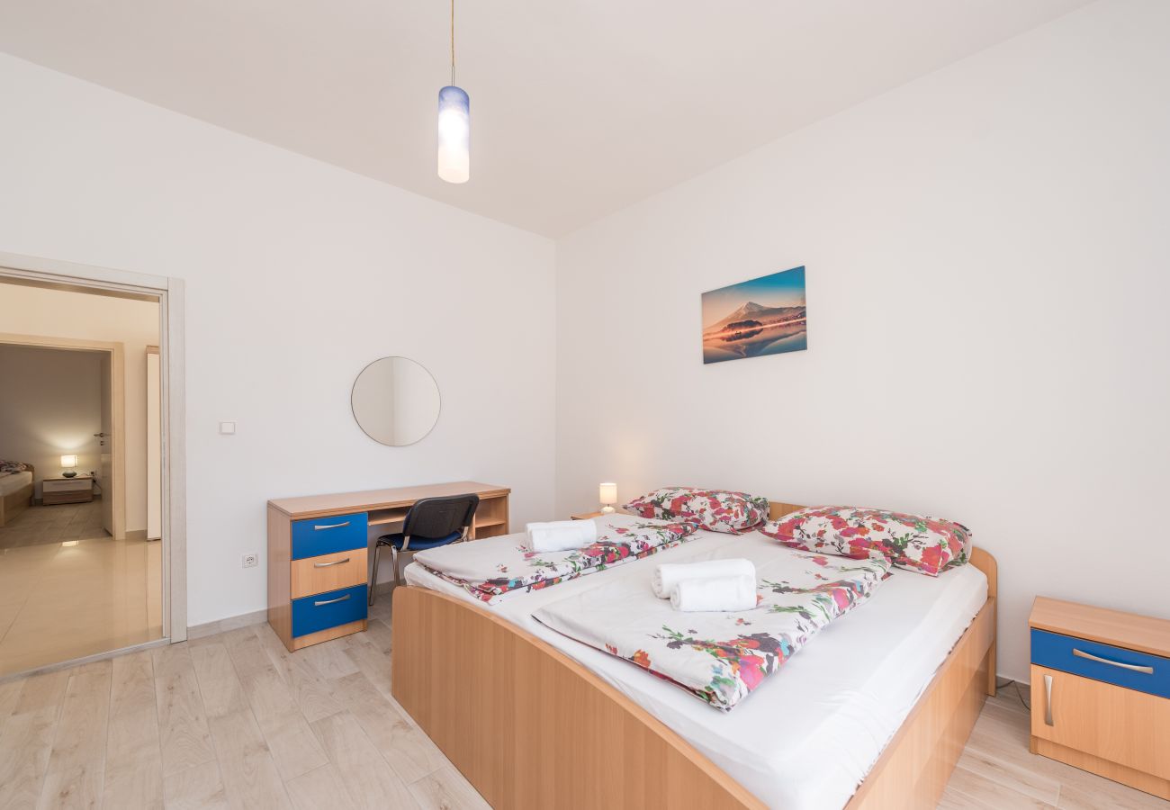 House in Bibinje - Holiday Home Lolita with pool