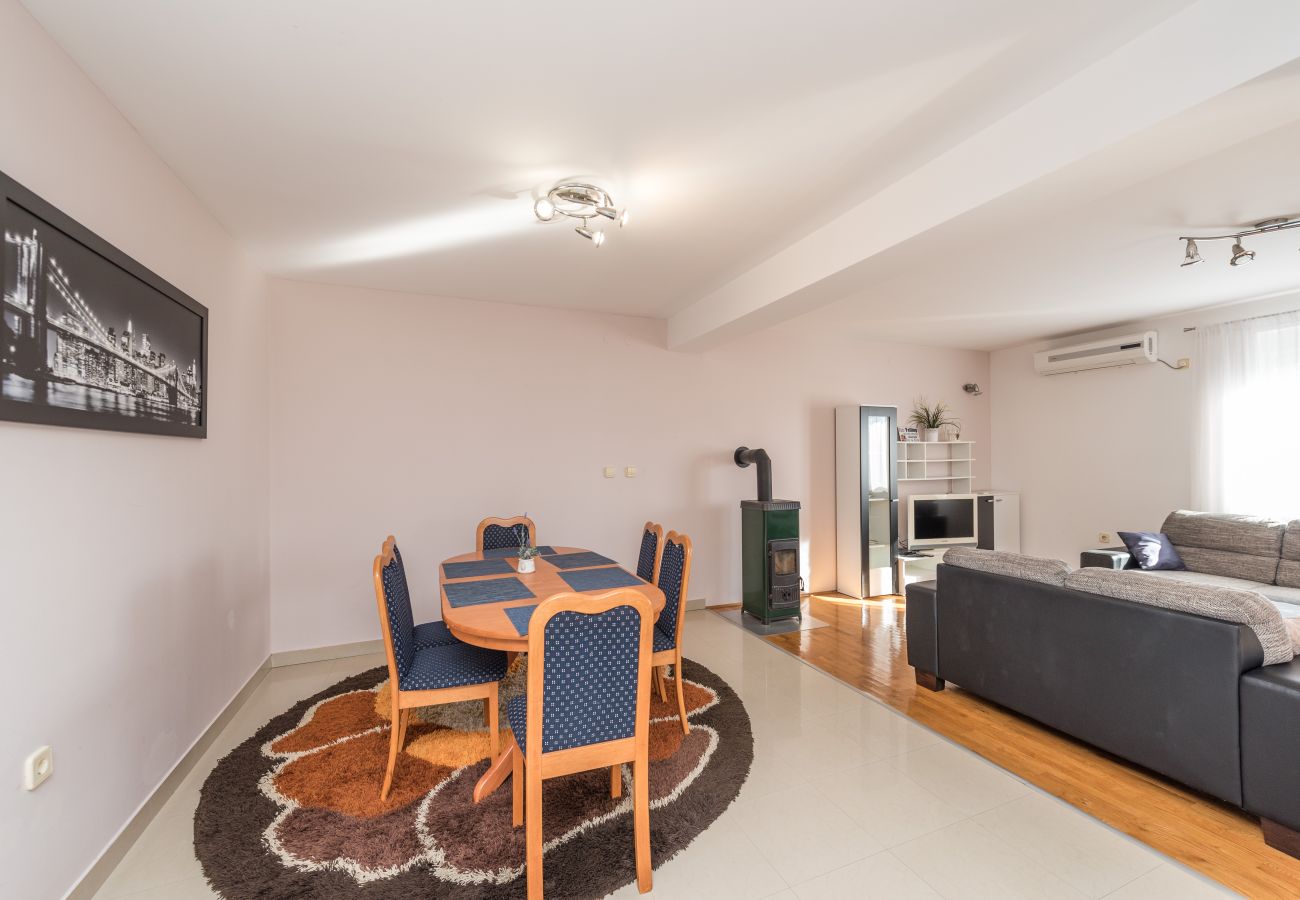 House in Bibinje - Holiday Home Lolita with pool