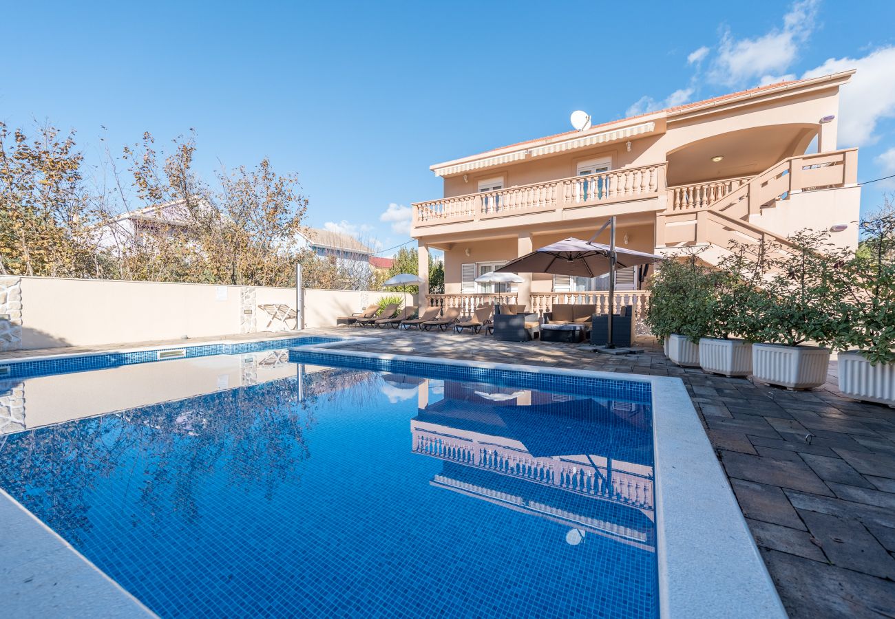 House in Bibinje - Holiday Home Lolita with pool