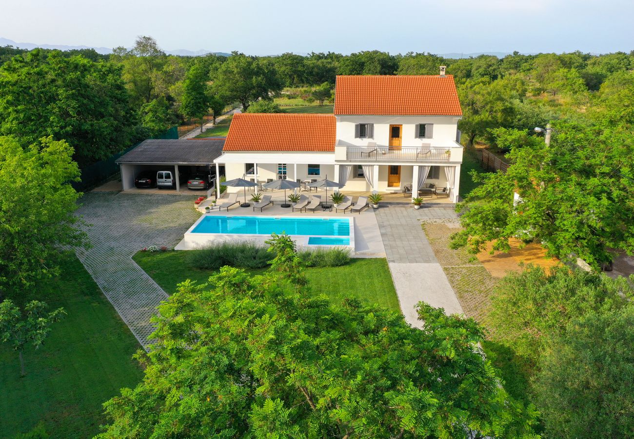 House in Tinj - Holiday Home Nona with pool
