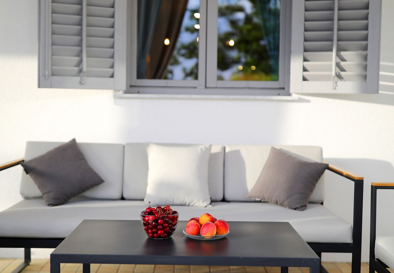 House in Tinj - Holiday Home Nona with pool