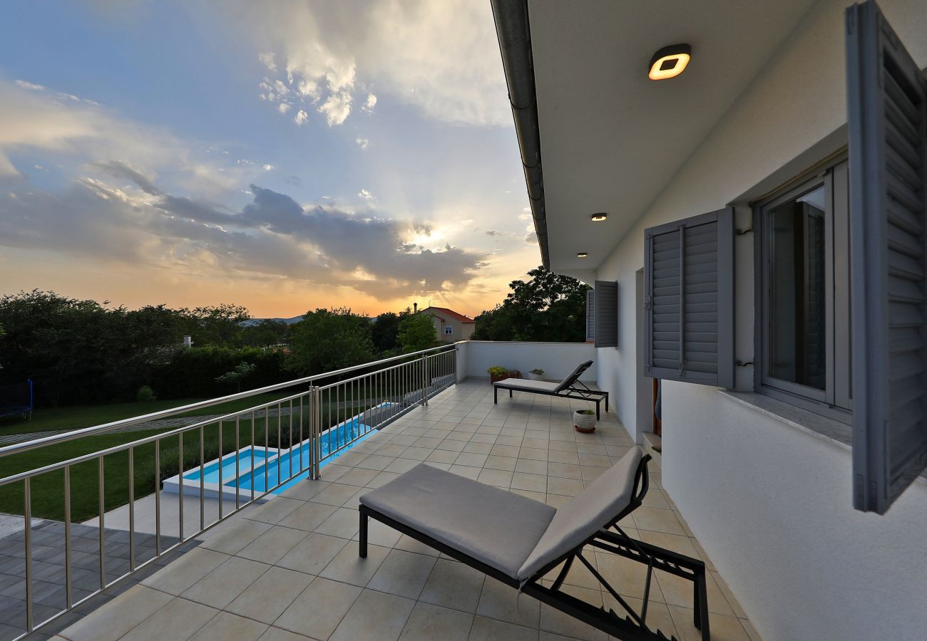 House in Tinj - Holiday Home Nona with pool