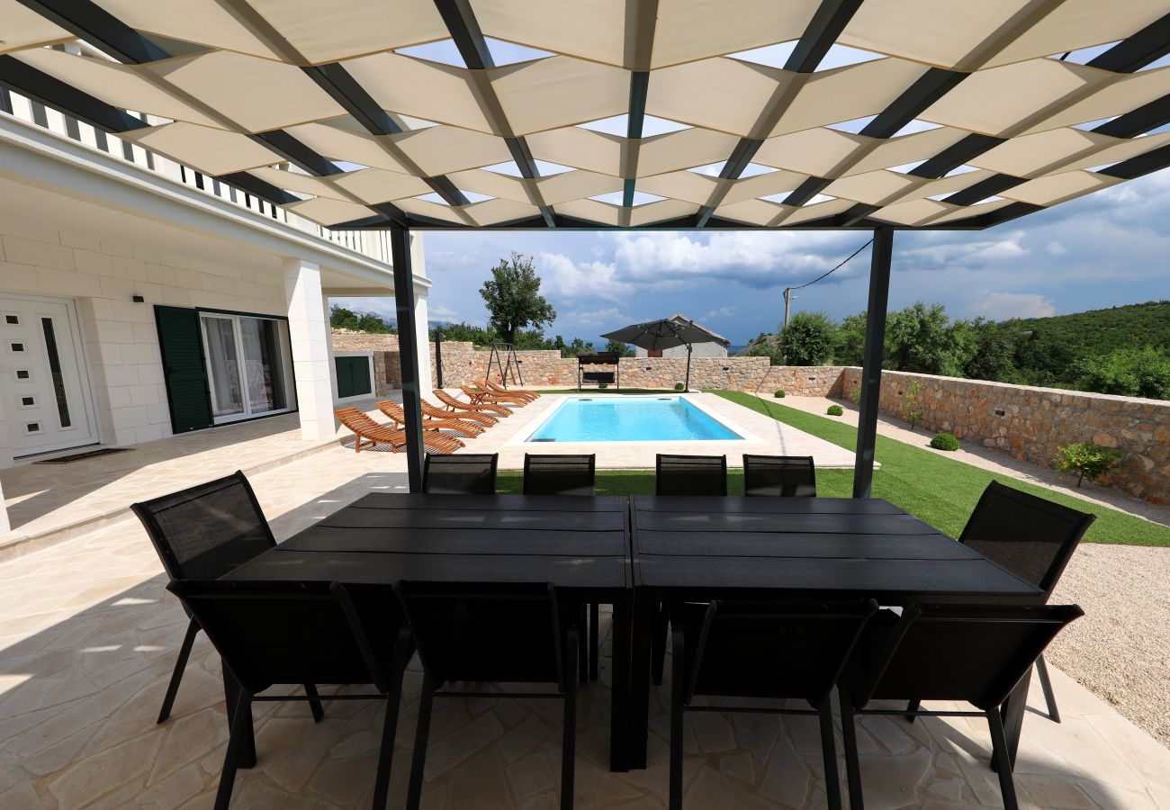 Villa in Kruševo - Villa Vallis with pool