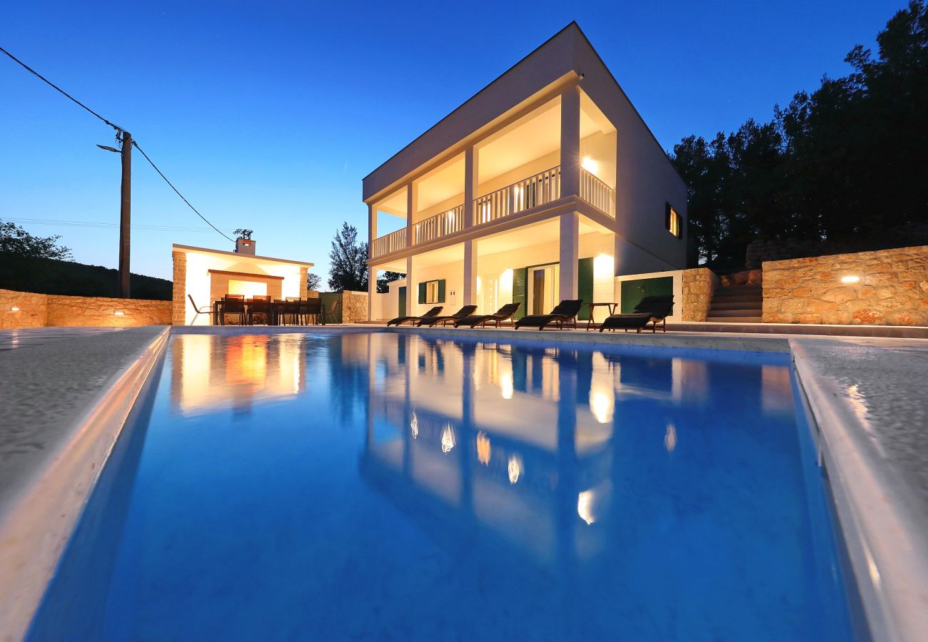 Villa in Kruševo - Villa Vallis with pool