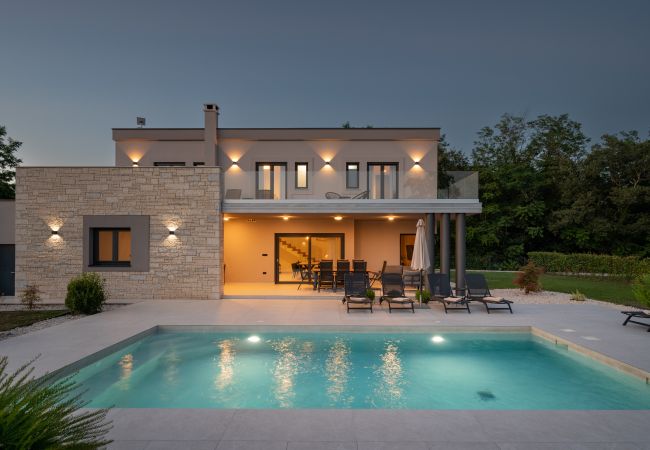 Villa in Marceljani - Villa Kalea with pool