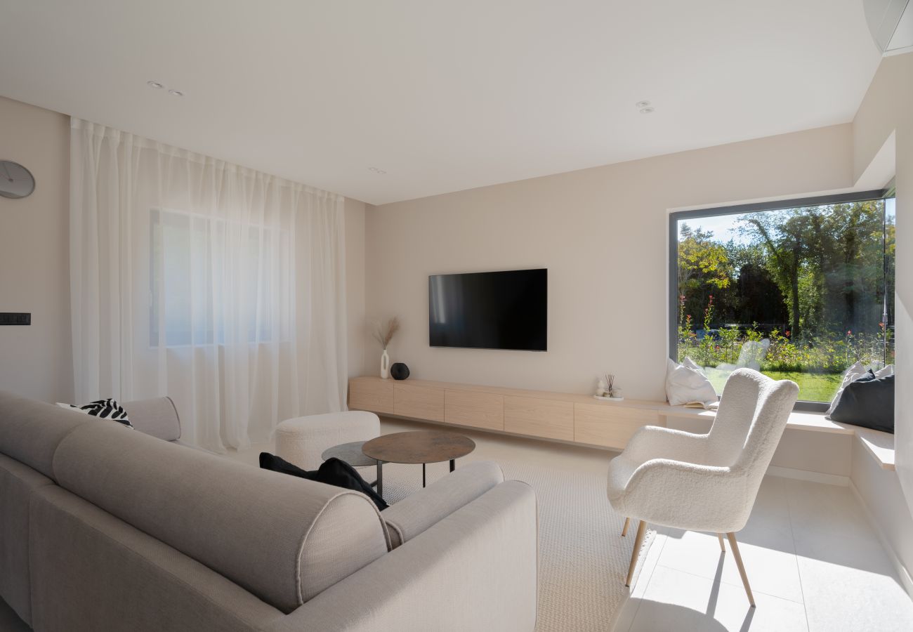 Villa in Marceljani - Villa Kalea with pool