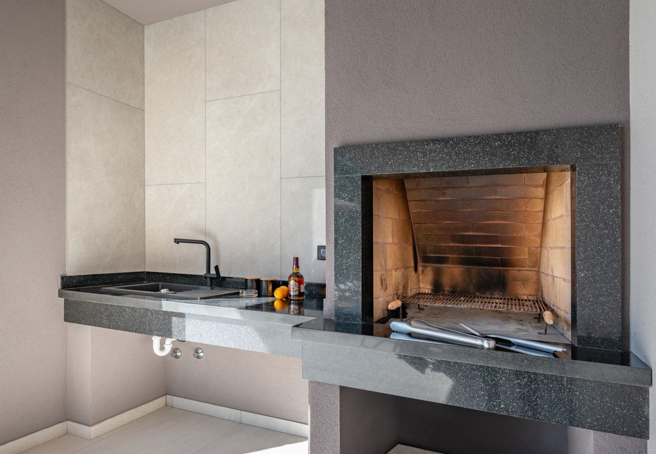 Villa in Marceljani - Villa Kalea with pool