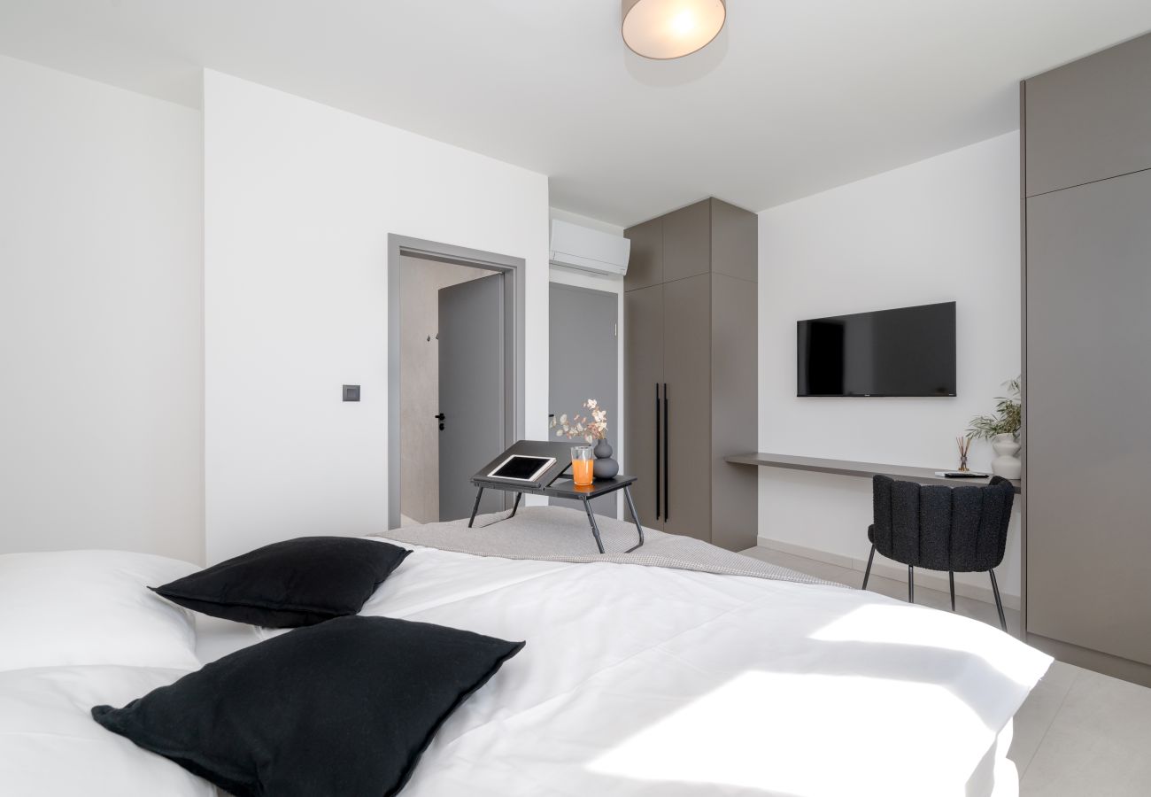 Villa in Marceljani - Villa Kalea with pool