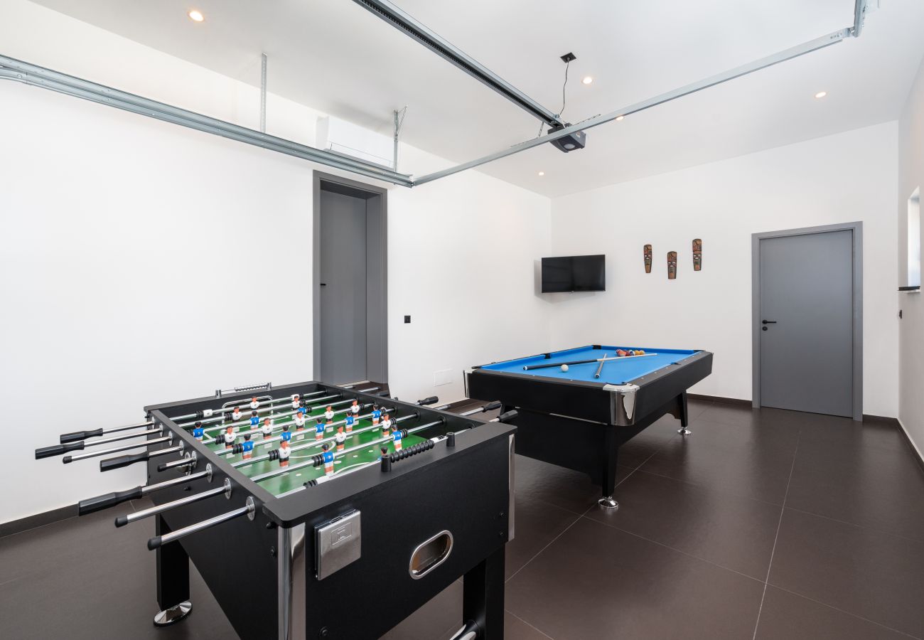 Villa in Marceljani - Villa Kalea with pool