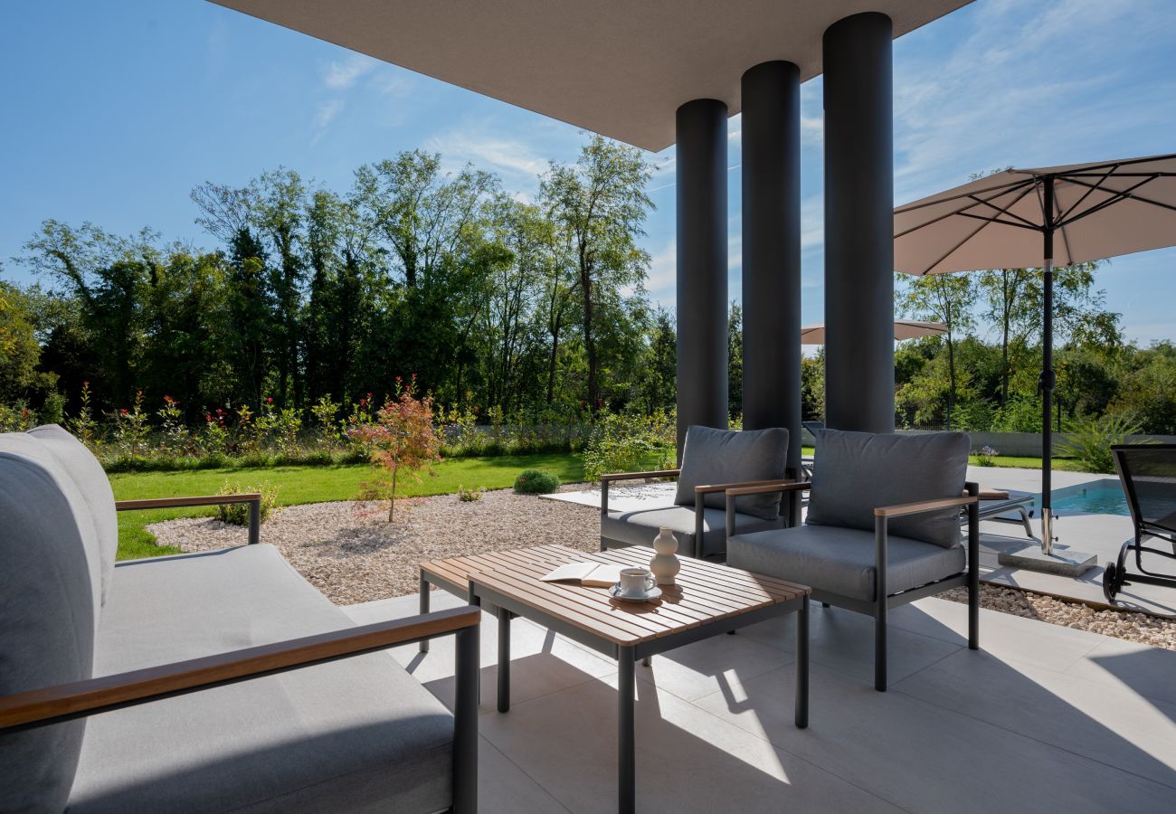 Villa in Marceljani - Villa Kalea with pool