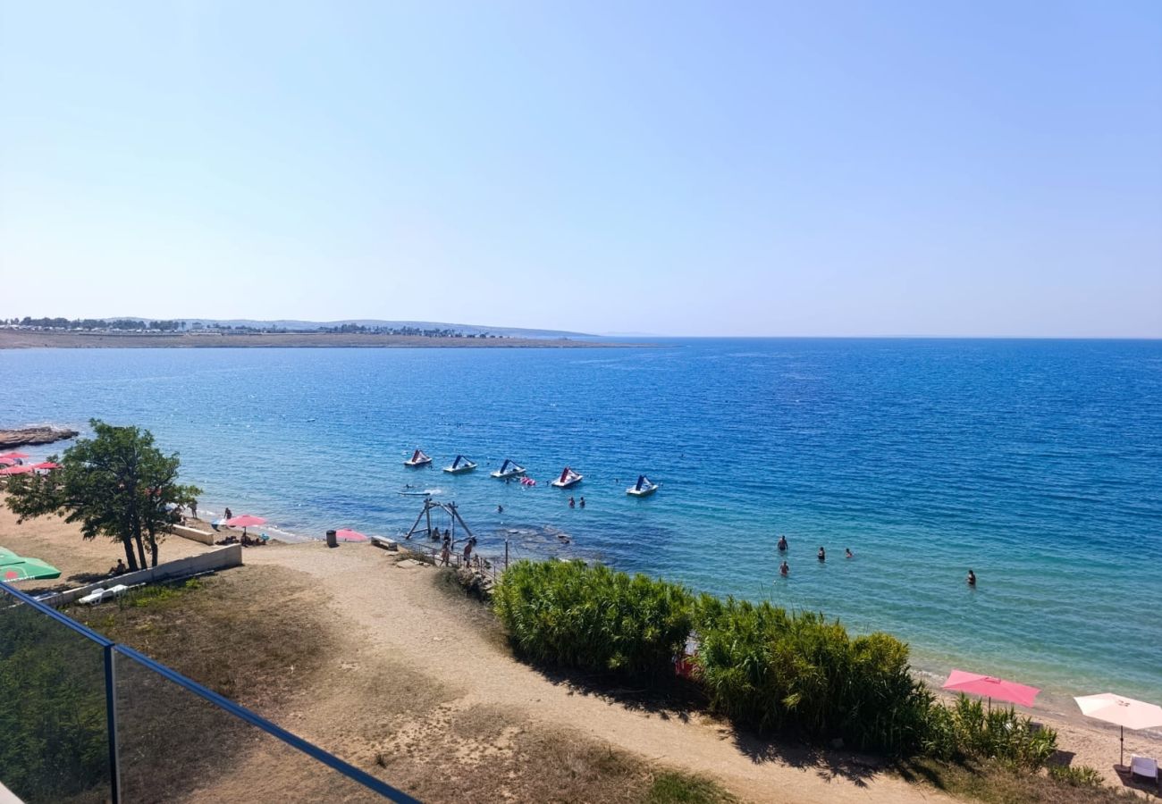 Apartment in Povljana - Beachfront penthouse Pearl