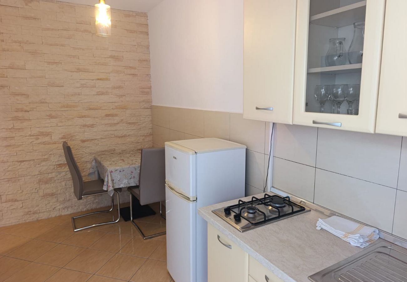 Apartment in Metajna - Seafront apartment Valla 1