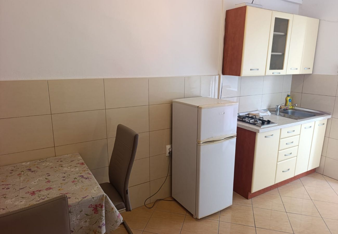 Apartment in Metajna - Seafront apartment Valla 1