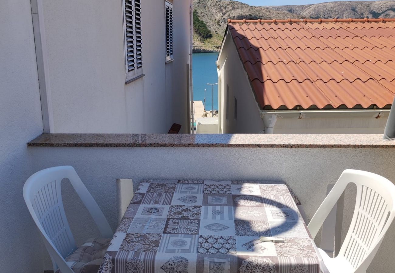 Apartment in Metajna - Seafront apartment Valla 2