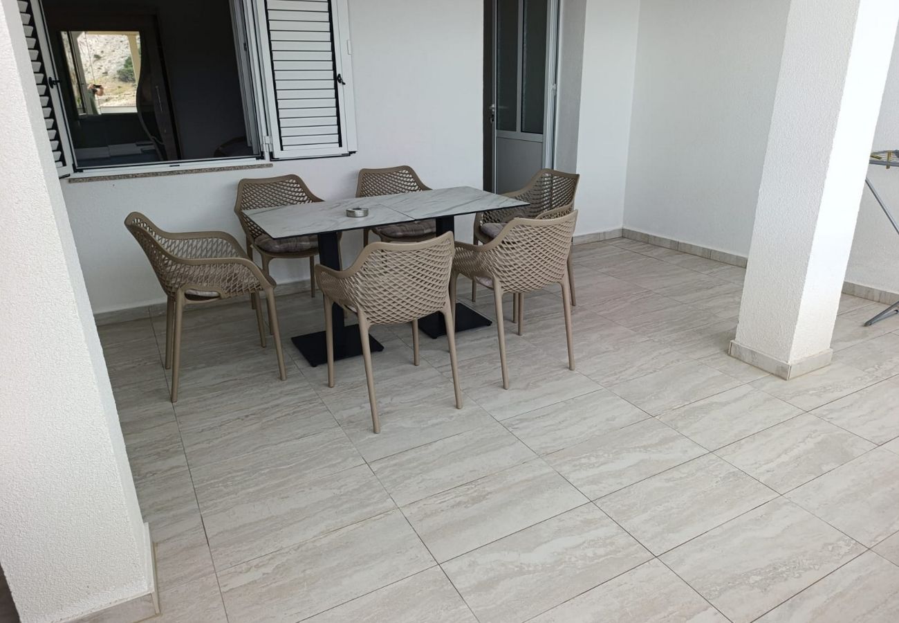 Apartment in Metajna - Seafront apartment Valla 4