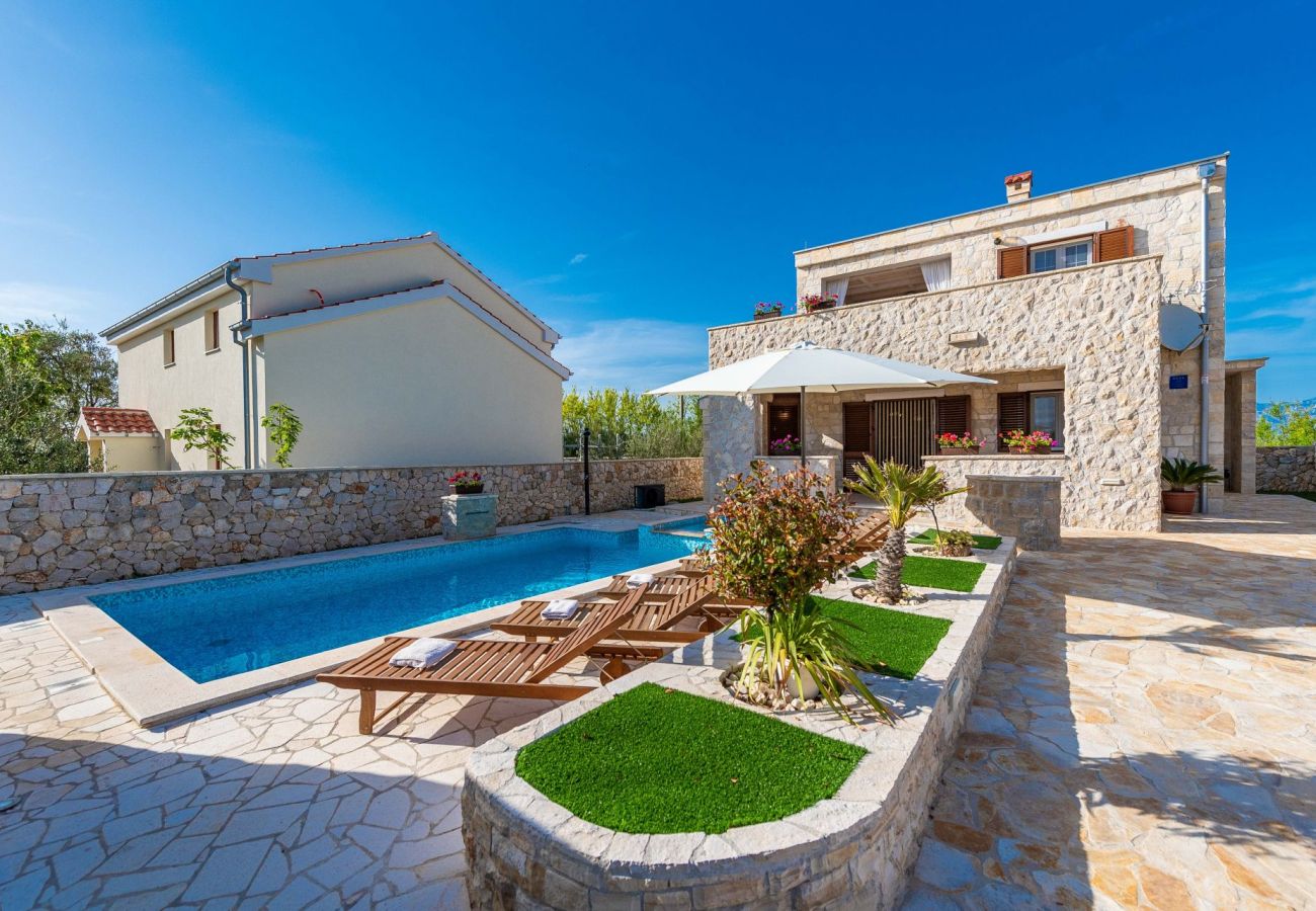 Villa in Privlaka - Villa Edena with heated pool