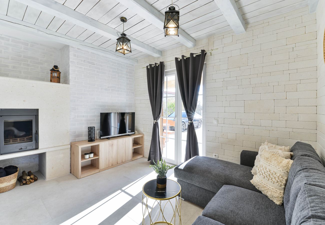 Villa in Privlaka - Villa Carnela with heated pool