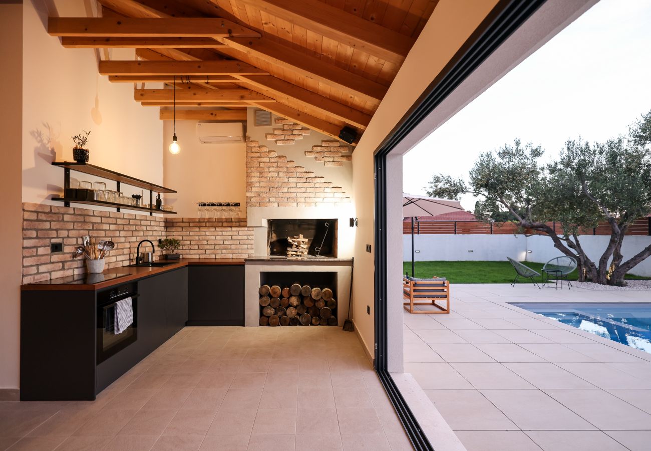 Villa in Sukošan - Villa Elaia with heated pool