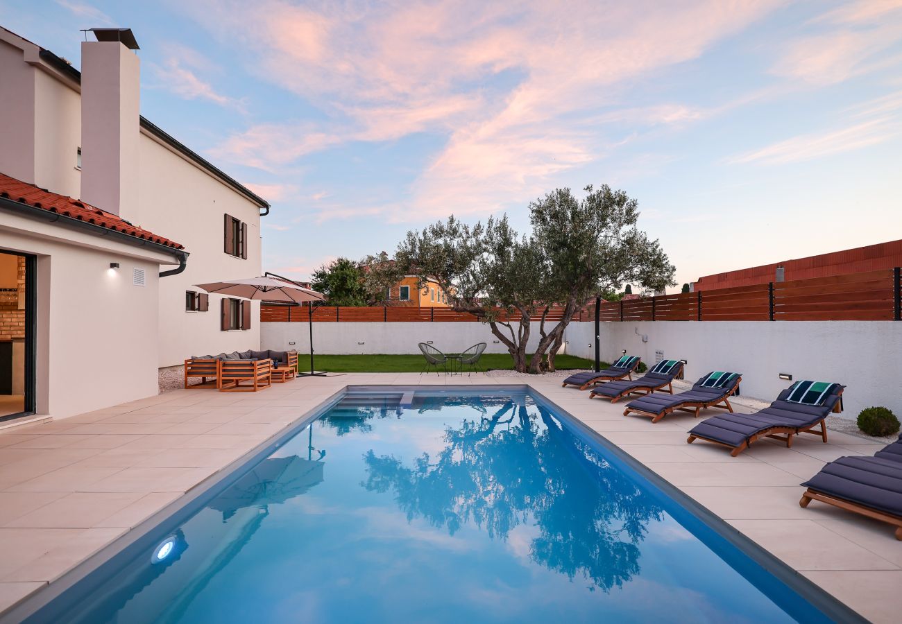 Villa in Sukošan - Villa Elaia with heated pool