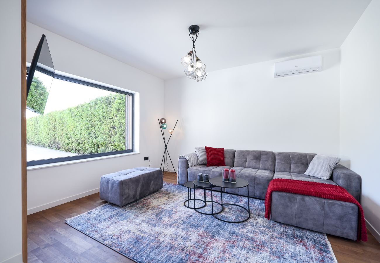 Villa in Sukošan - Villa Elaia with heated pool