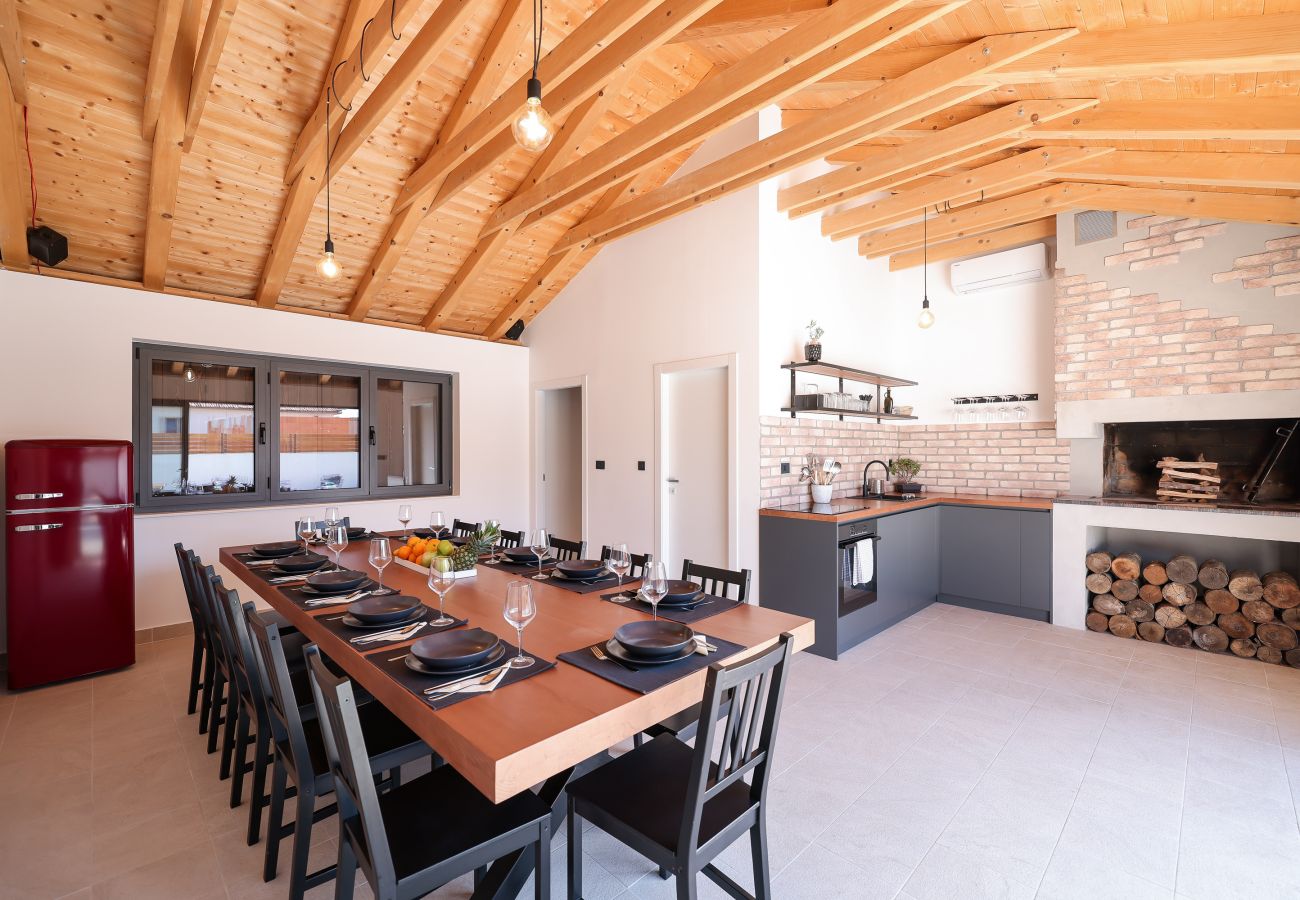 Villa in Sukošan - Villa Elaia with heated pool