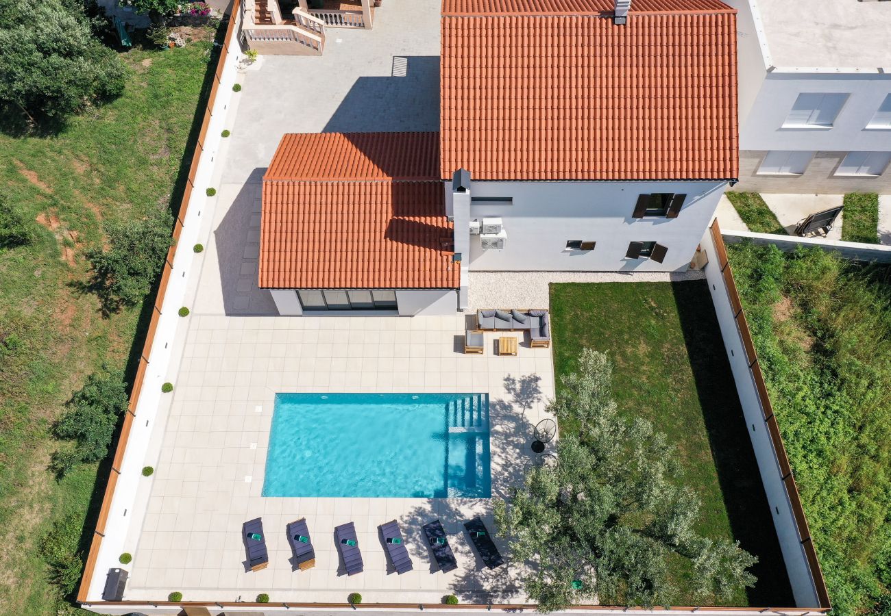 Villa in Sukošan - Villa Elaia with heated pool
