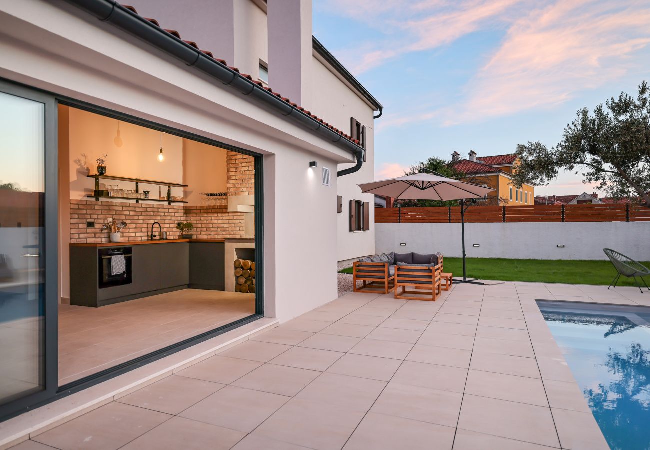 Villa in Sukošan - Villa Elaia with heated pool