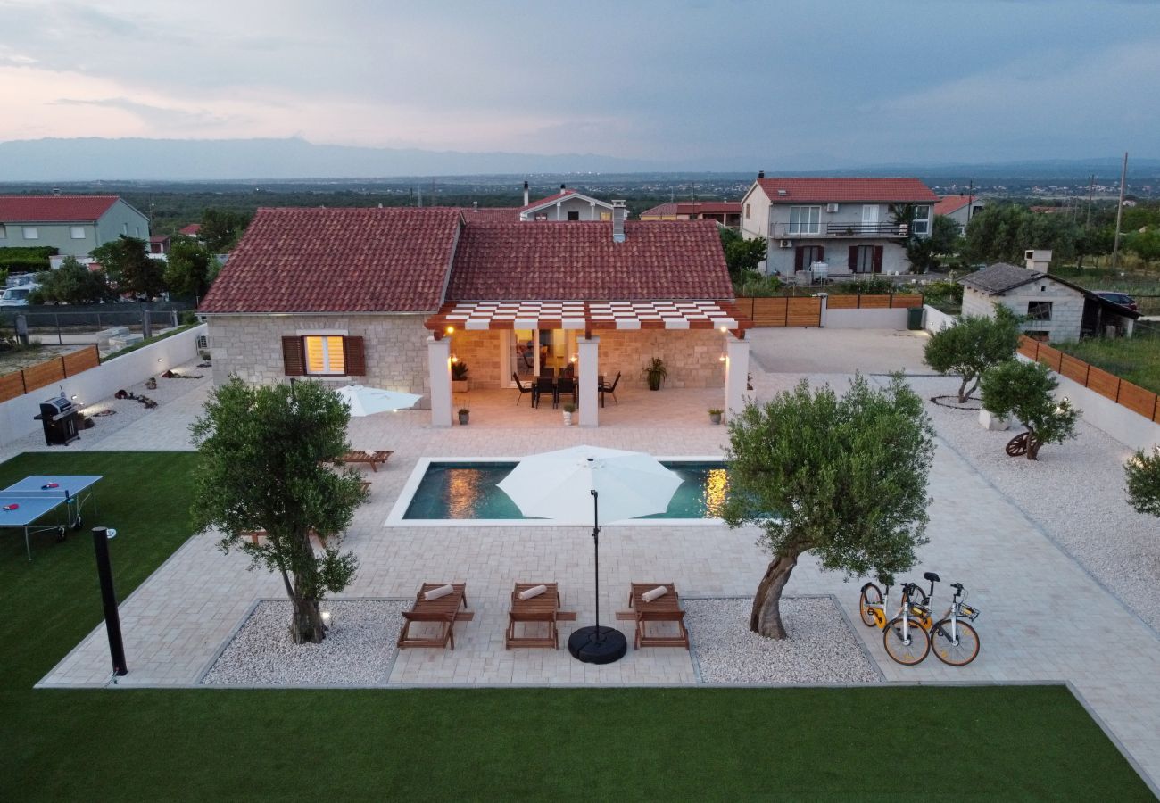 Villa in Debeljak - Villa Orkula with heated pool