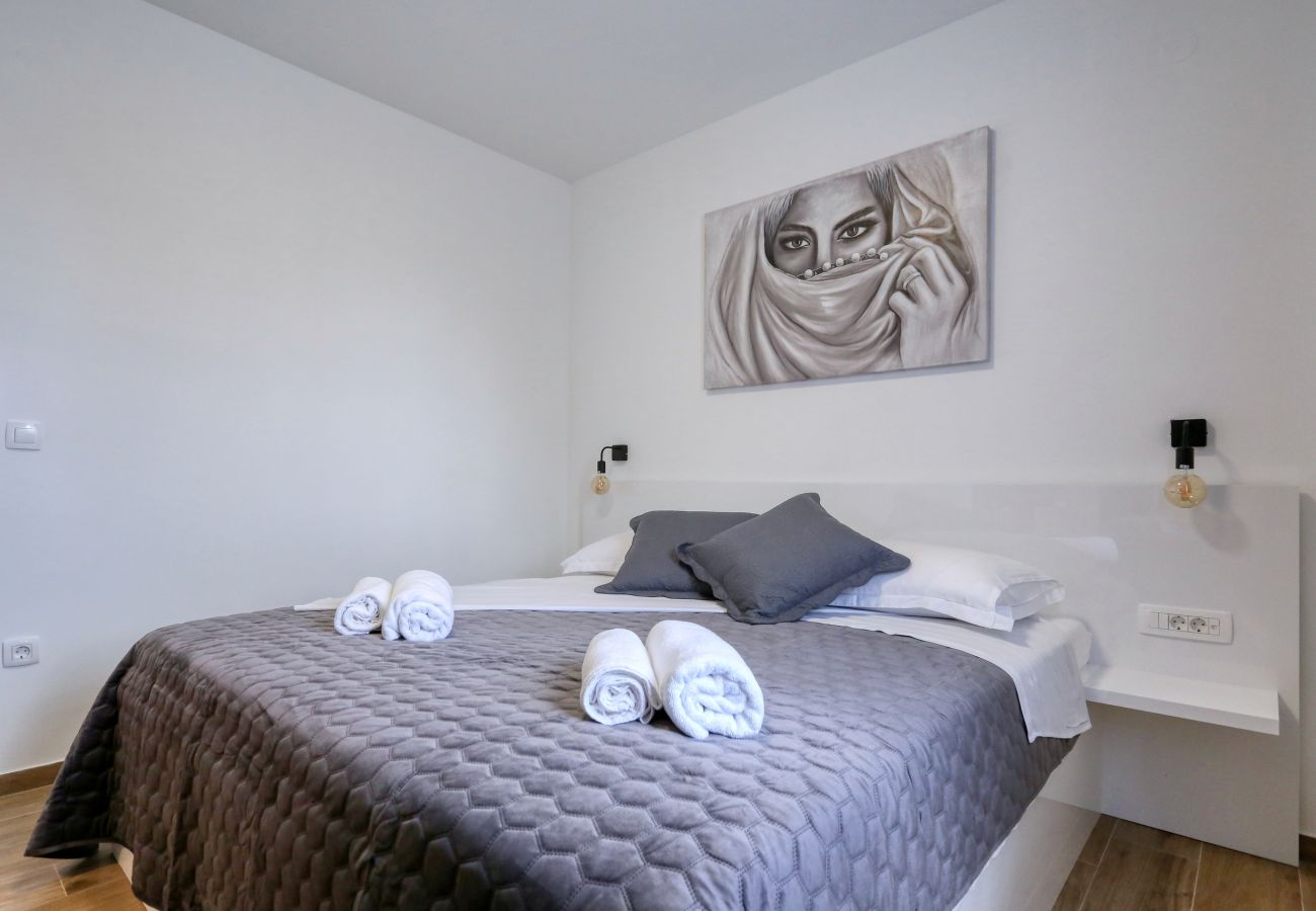 Villa in Debeljak - Villa Orkula with heated pool