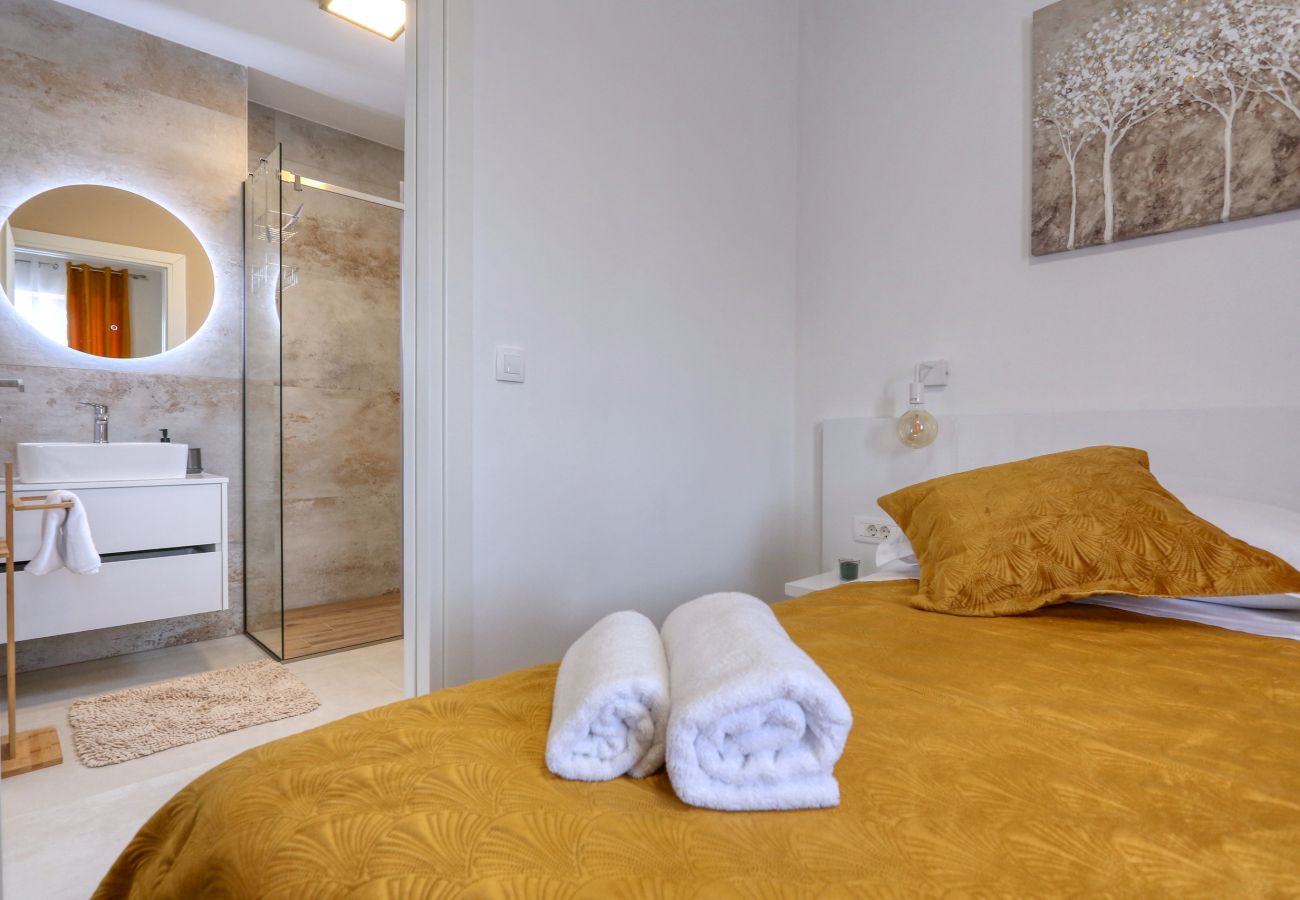 Villa in Debeljak - Villa Orkula with heated pool