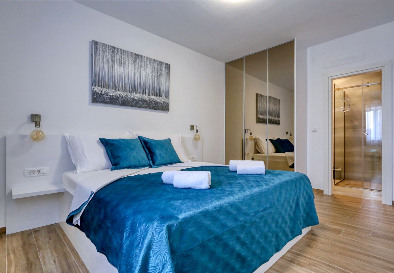 Villa in Debeljak - Villa Orkula with heated pool