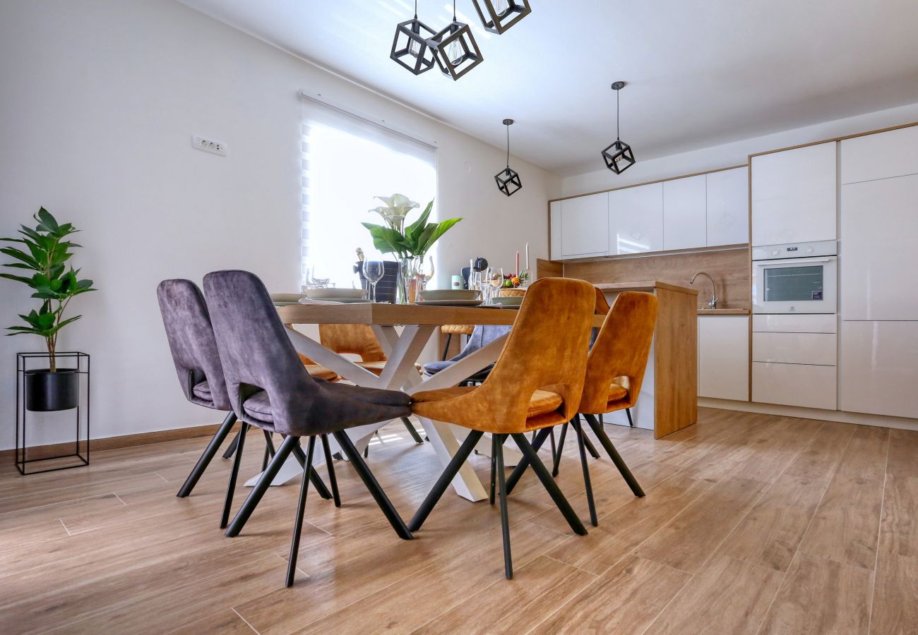 Villa in Debeljak - Villa Orkula with heated pool