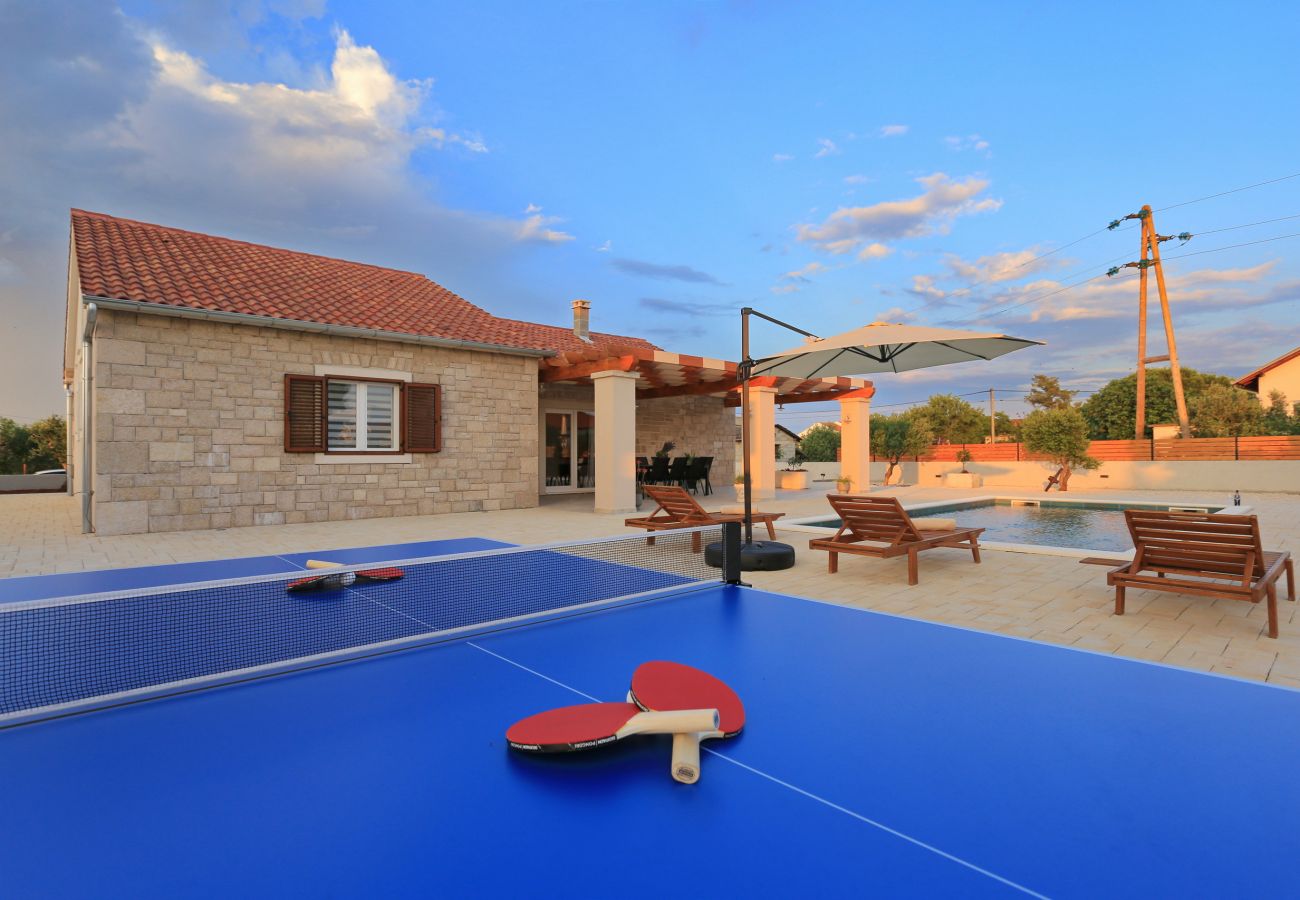 Villa in Debeljak - Villa Orkula with heated pool