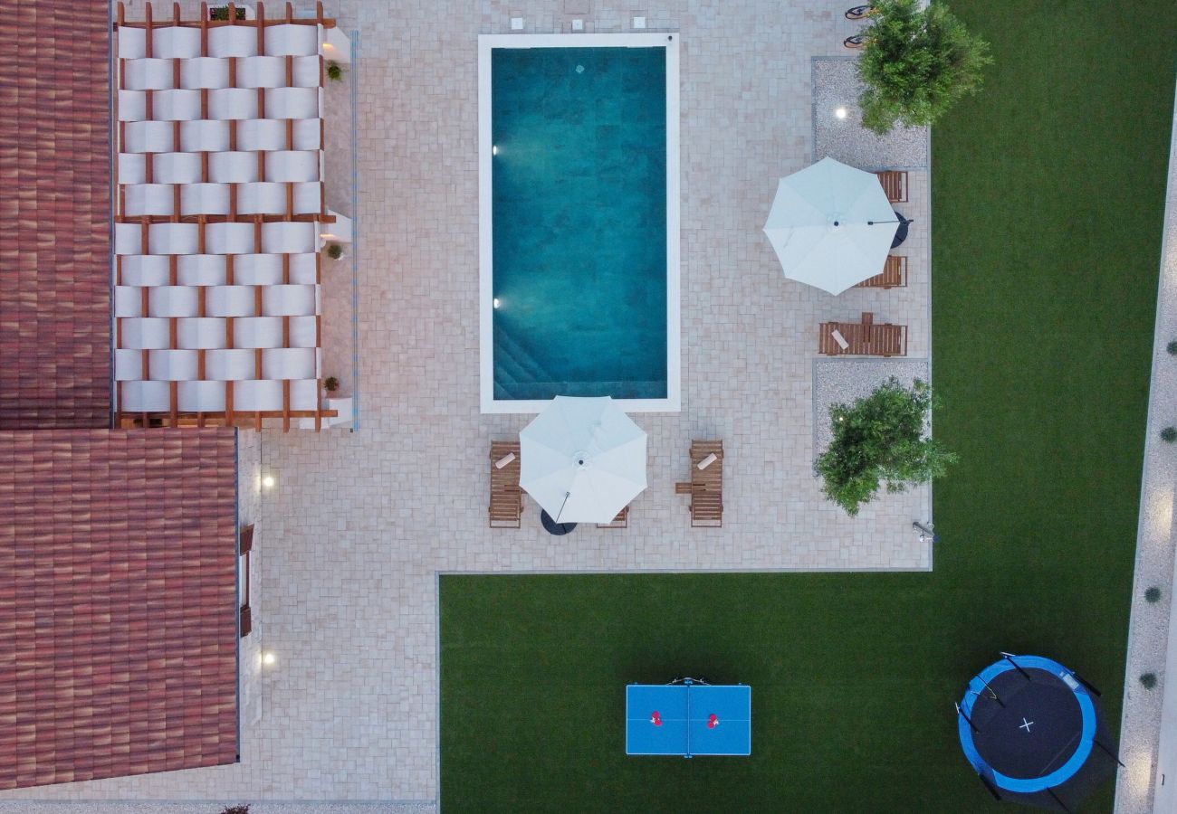 Villa in Debeljak - Villa Orkula with heated pool