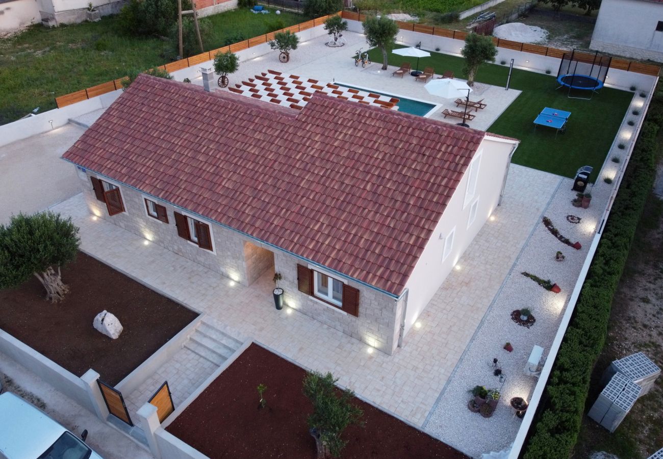 Villa in Debeljak - Villa Orkula with heated pool