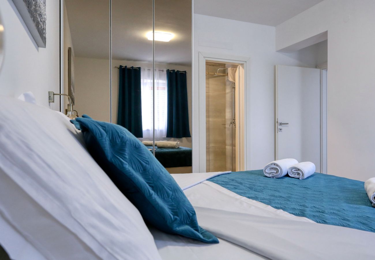 Villa in Debeljak - Villa Orkula with heated pool