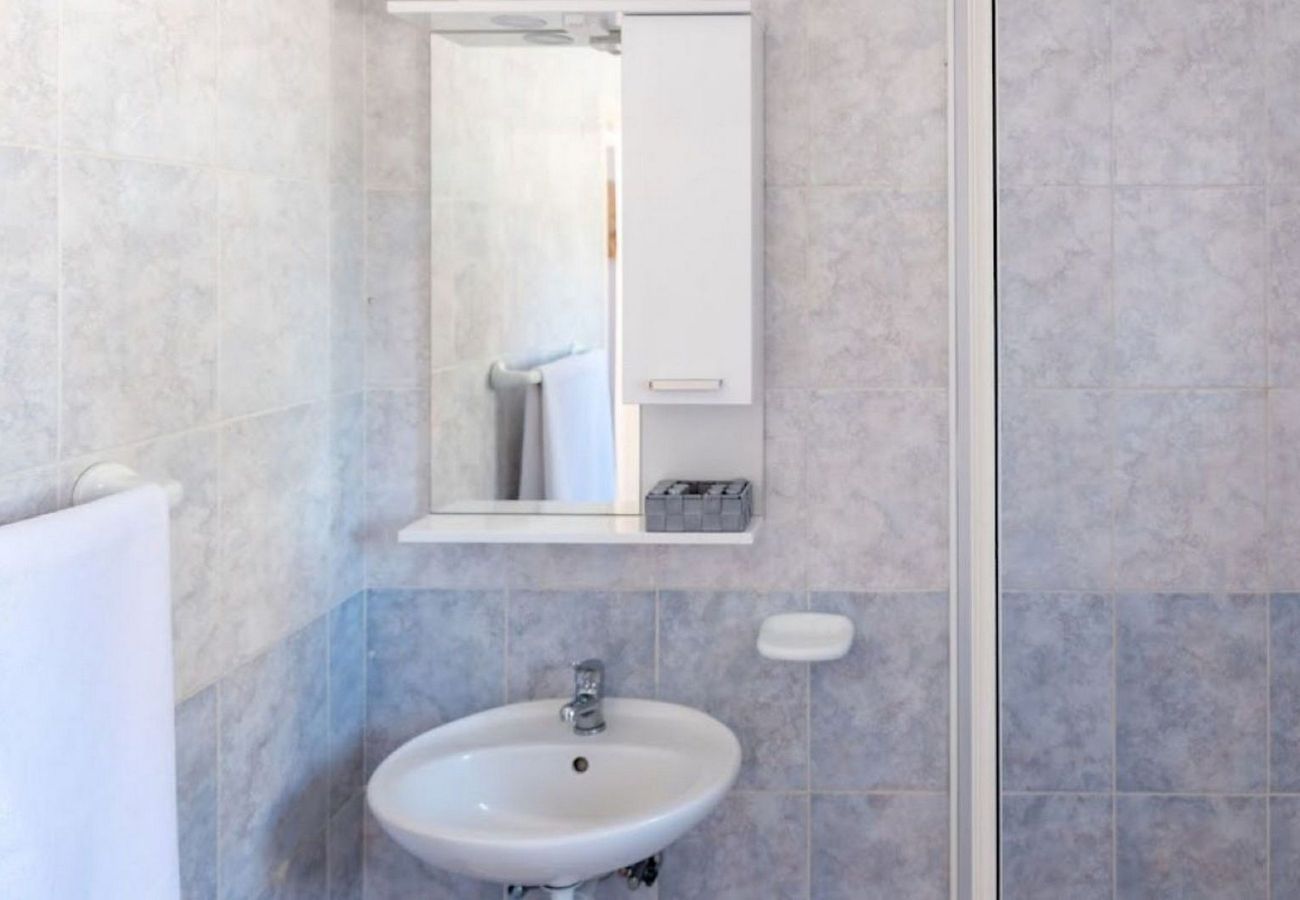 Apartment in Povljana - Apartment Luce 2