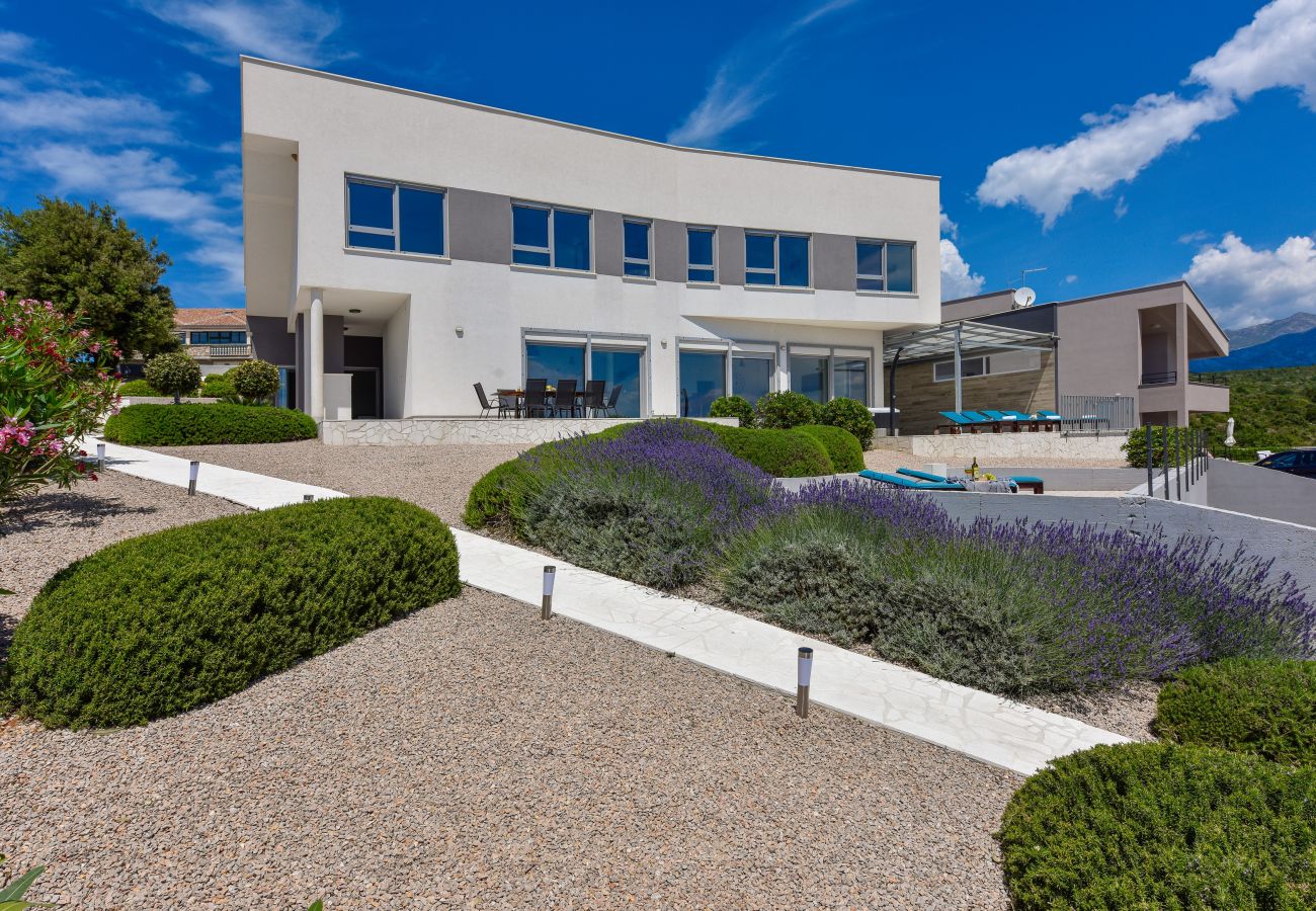 Villa in Posedarje - Villa Costabella with heated pool