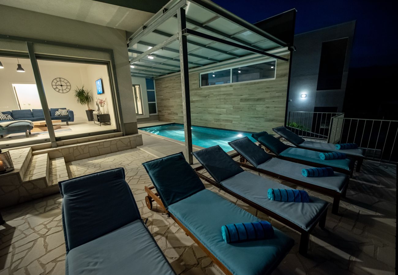 Villa in Posedarje - Villa Costabella with heated pool