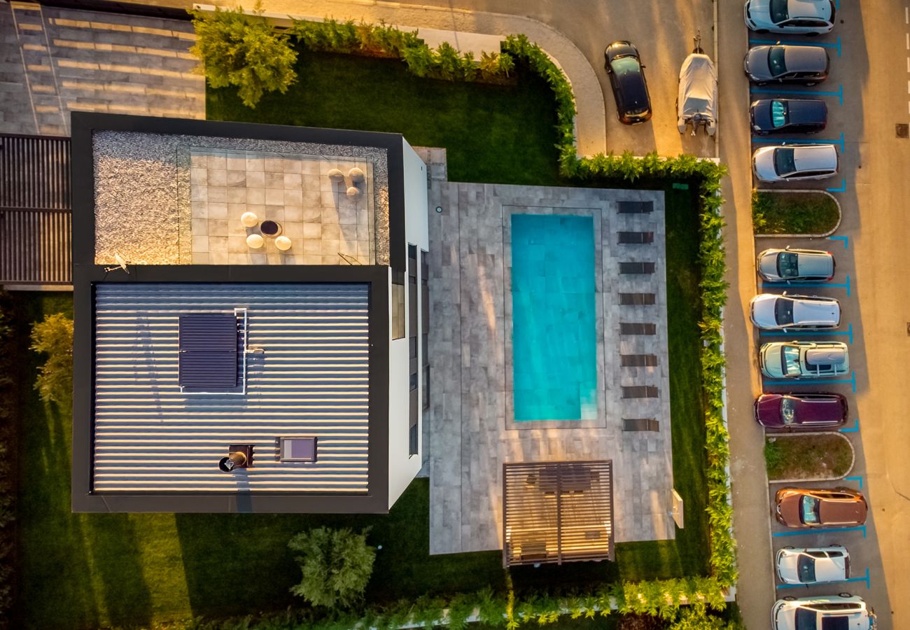 Villa in Fažana - Villa A with heated pool