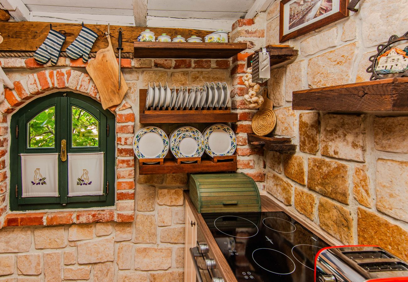 House in Maslenica - Holiday Home Florendale with pool